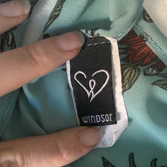 Windsor Cropped Long Sleeve Blouse - Picture 3 of 3